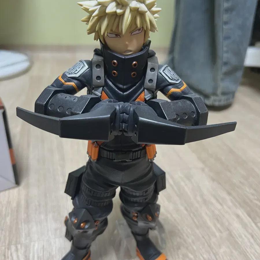 

Моя геройская академия Хироака Вальхими Первая в мире лотерейная фигурка Бакуго