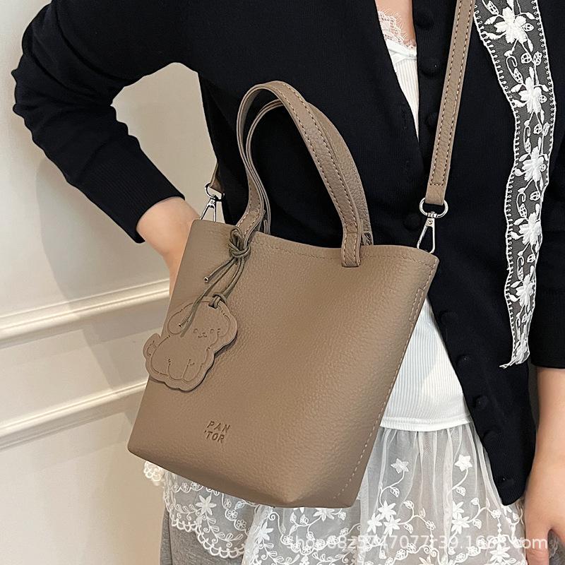 Portable bucket bag 2025 new versatile texture messenger bag niche design Internet celebrity popular shoulder bag