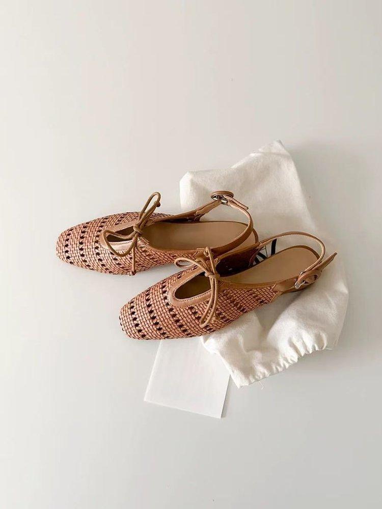 

Soft leather version~ French woven hollow bag head sandals one-word buckle with bow thick heel vacation Roman shoes women 40
