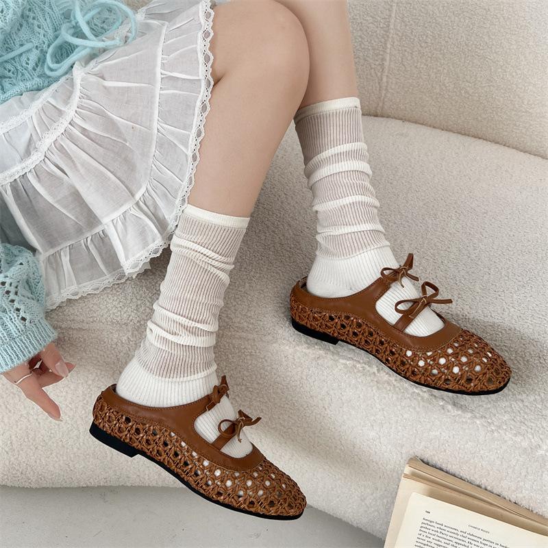 Hollow and breathable popular white retro thick-soled bag head slippers summer wear French cool slippers