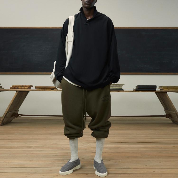 Fear of God Essentials Fleece Sweatpant Olive Men Bottoms Green 130BT242024F