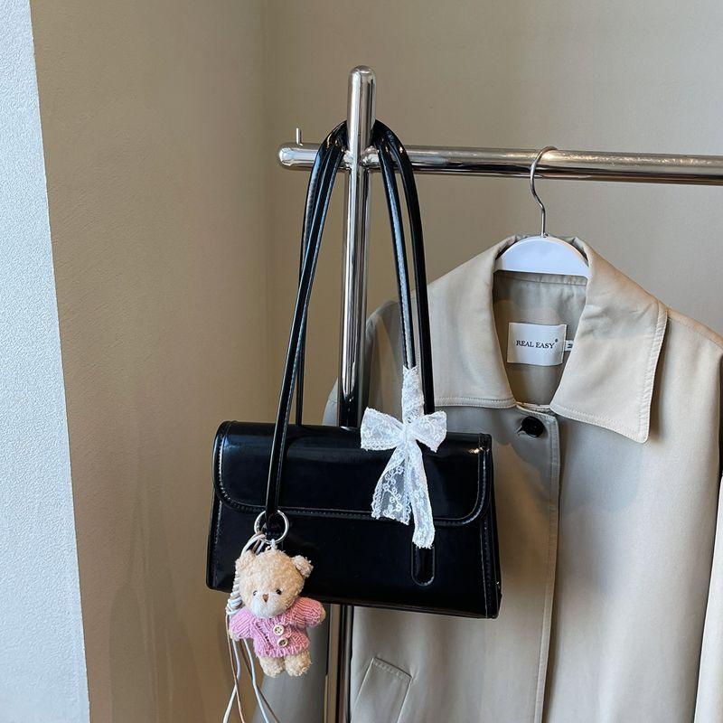 

Summer Super Popular Yellow Baguette Underarm Bag Women s 2025 New Arrival Light Luxury Minority Classy Sentong Qin Shoulder Bag Black + pendant