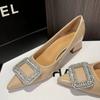 Mode Neuer Stil Luxus Damenmode Metall Kristall Spleiß Damen Pumps Kitten Dicker Absatz Elegant Party Damenschuhe Zapatos De Mujer