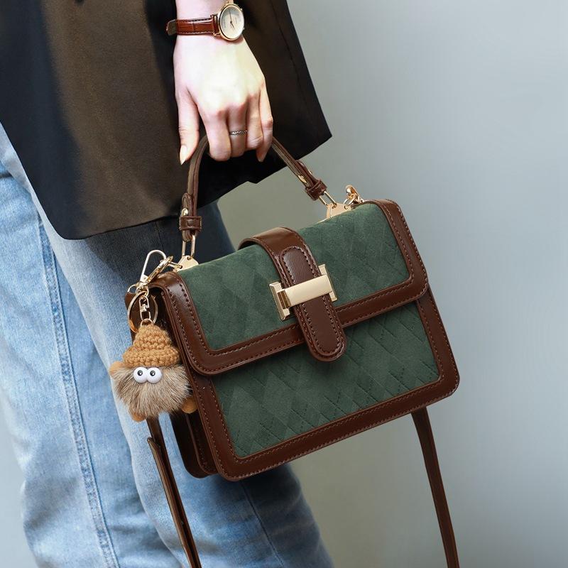 

Сумка женская 2025 летняя новая женская сумка через плечо сумка через подмышку премиум иностранный стиль одно плечо сумка