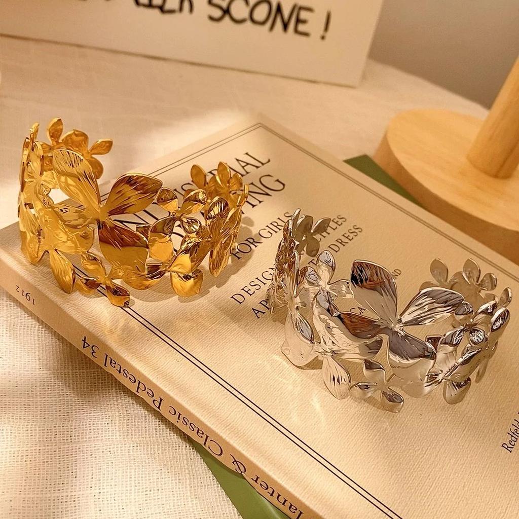 CARLIDANA Exquisite Gold Plated Waterproof Jewelry Gift Stainless Steel Flowers Open Chunky Cuff Bracelet Bangle for Women