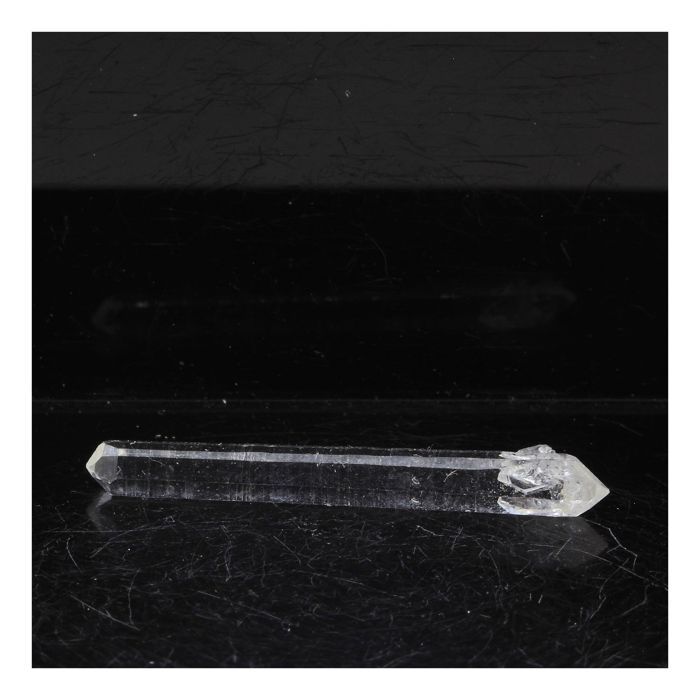 Pierres et Minéraux. Quartz biterminé. 4.70 ct. Puits Brides, La Gardette Mine, Bourg d'Oisans, France.