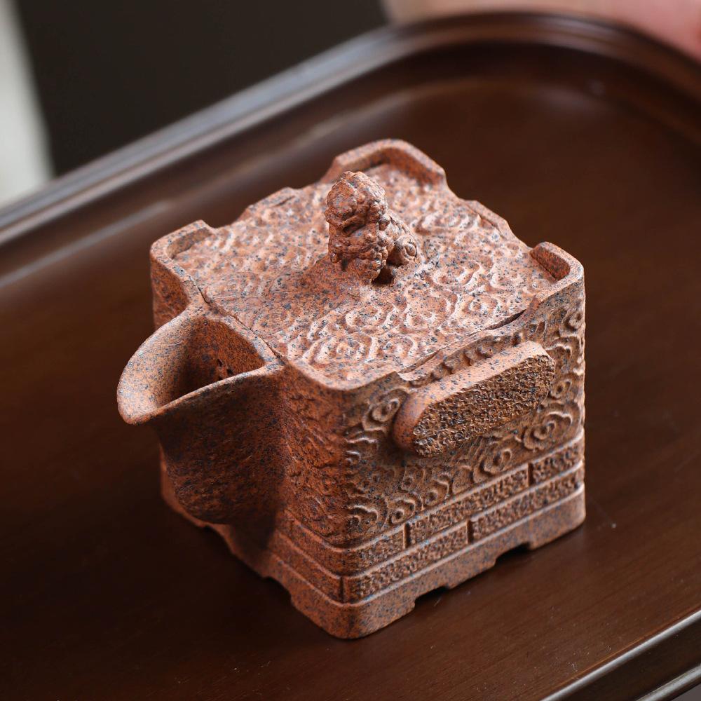 

200ml Ancient Yixing Purple Clay Teapots Handmade Hand Grab Pot Raw Ore Purple Mud Tea Soaking Kettle Zisha Tea Set Teaware Gift