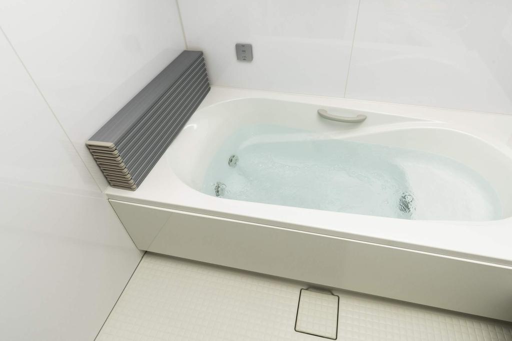 Topre Folding Bathtub Lid, Antibacterial Ag+, Metallic Gray, 70 x 139 cm, Made in Japan, M14