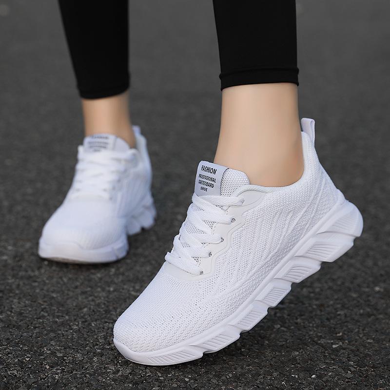 All black women's shoes spring and autumn mesh shoes women's breathable black sports shoes women's soft-soled running shoes casual couple shoes