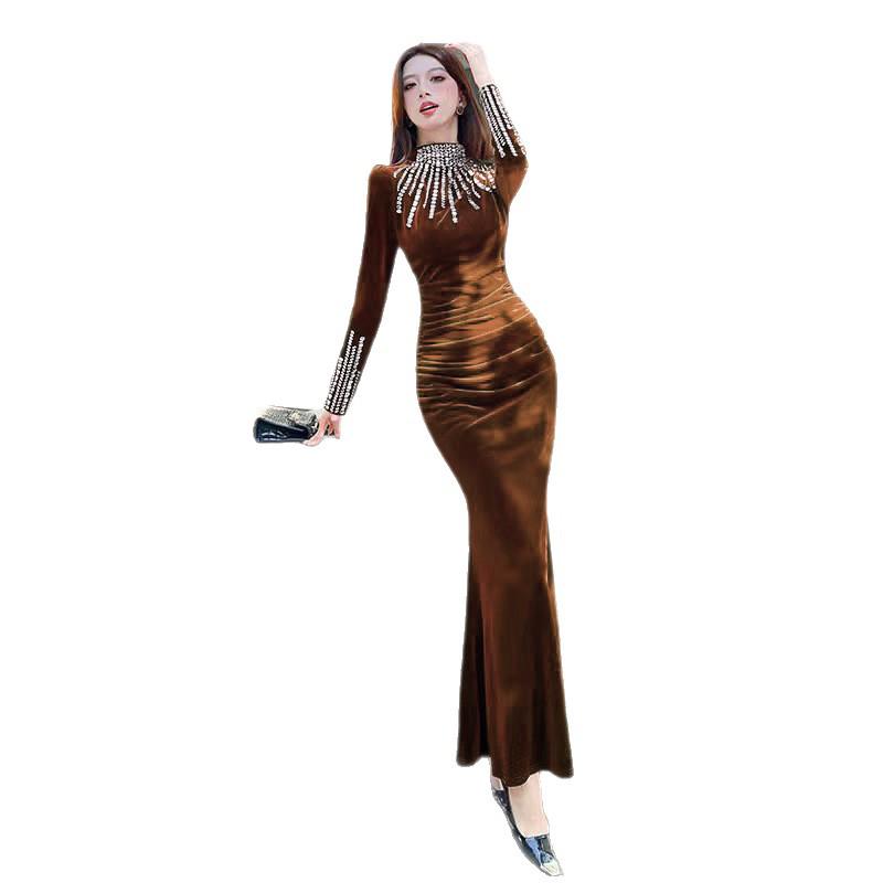 Autumn 2025 Gold Velvet Bodycon Dress with Hot Drill Design