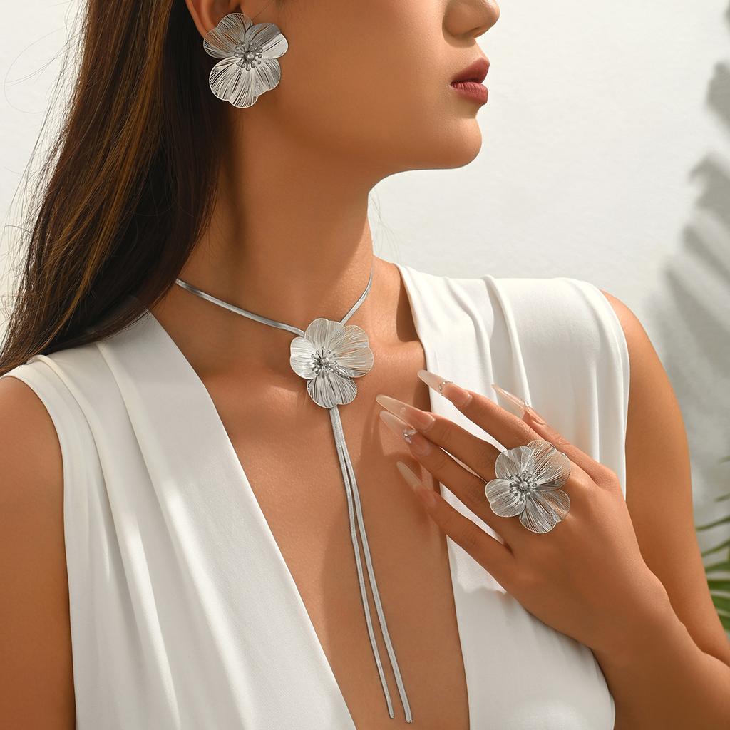 Set di Gioielli Floreali Geometrici alla Moda per Donna Orecchini a Pendente Floreali Texturizzati e Collana a Y Anello da Festa e Matrimonio Indossabile in Tutte le Stagioni