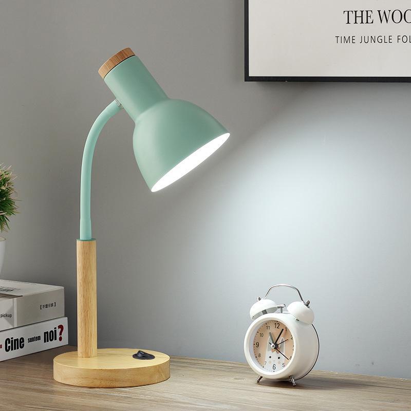 

Скандинавская ретро настольная лампа для защиты глаз для учебы и спальни Button Switch