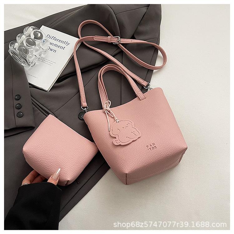Portable bucket bag 2025 new versatile texture messenger bag niche design Internet celebrity popular shoulder bag