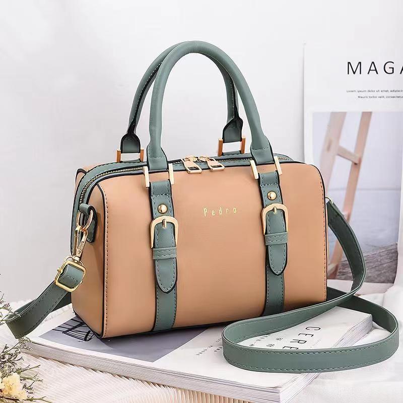 Stylish Green Pu Bucket Bag For Women With Chain Detail And Zipper Closure Ideal For Casual Outings
