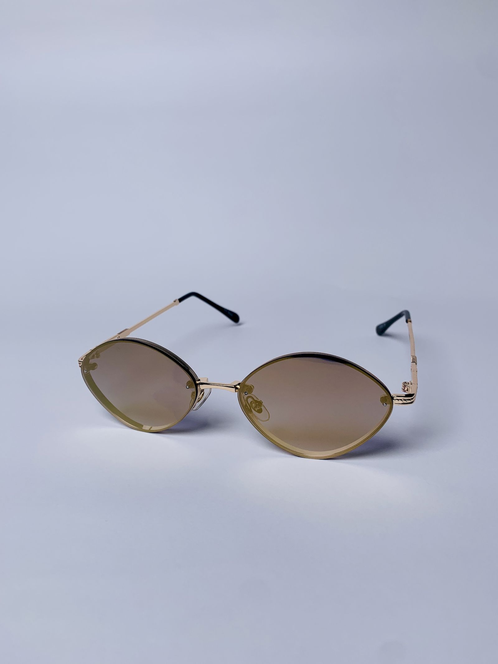 

Стильні жіночі сонцезахисні окуляри Окуляри Мода Відкритий пляжний відпочинок Сонцезахисні окуляри жовтий