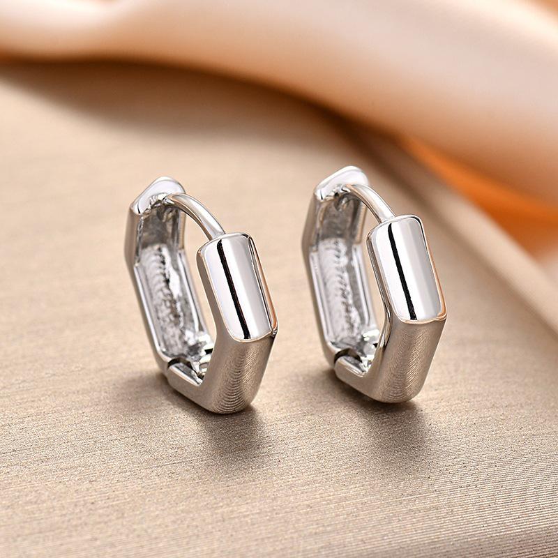 Retro Pentagon Polygon Hoops: Chic & Unique Earrings