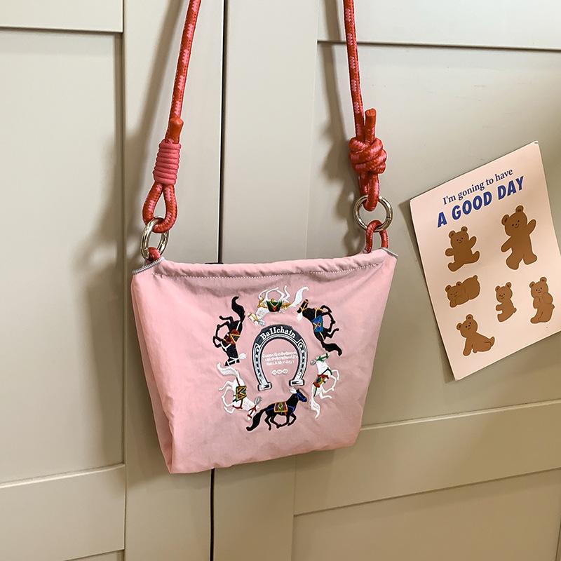 Embroidered Ins Bucket Small Cloth Bag Women's 2025 New Simple Contrast Color for Walking One-shoulder Crossbody Mobile Phone Bag