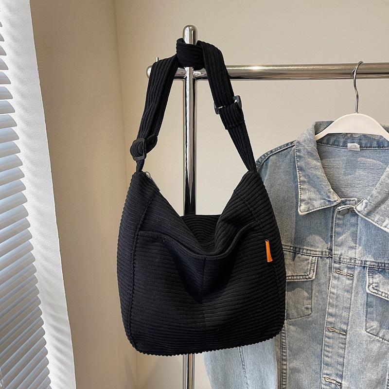 

Casual lazy wind tote bag women s new autumn and winter versatile shoulder messenger bag class commuter bag