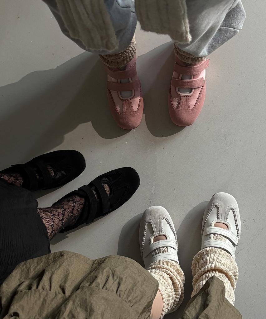 Khiho Twin Velcro Mary Jane Sneakers / 3 Colors