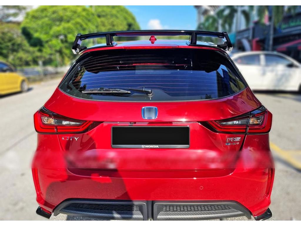 2020 Honda City RS Sedan Accessories: Rear Spoiler, Roof Spoiler, Diffuser, Side Skirts.