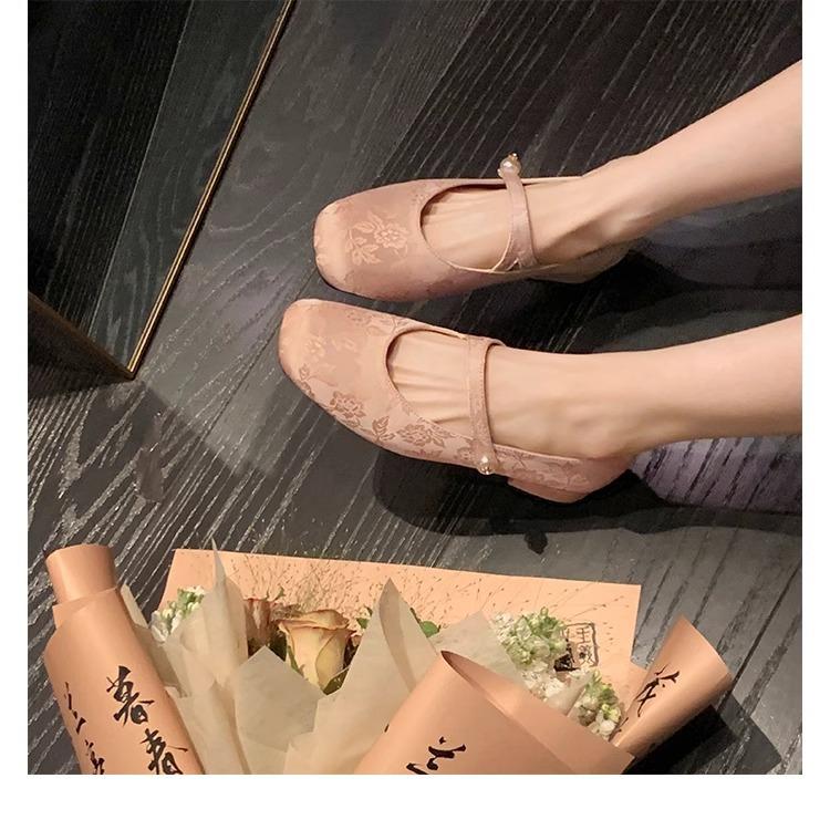 

Huizhou women s shoes spring shoes national style new Chinese single shoes 2025 spring women s retro Mary Jane shoes sheepskin high heels 40 шампанского