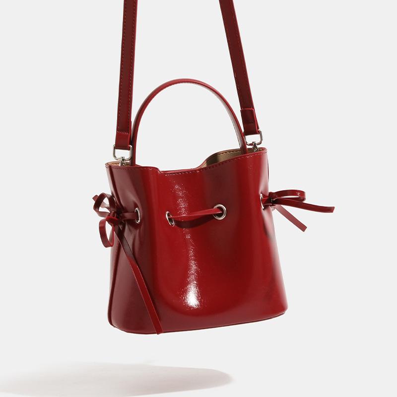Drawstring New Bag Niche Texture One Shoulder Crossbody Temperament Bucket Bag Women French Retro Fashion Trend Bag