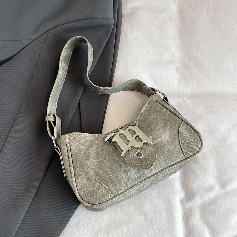Simple and fashionable large-capacity messenger bags are popular today. Small square bags  summer new trendy fashion shoulder bags