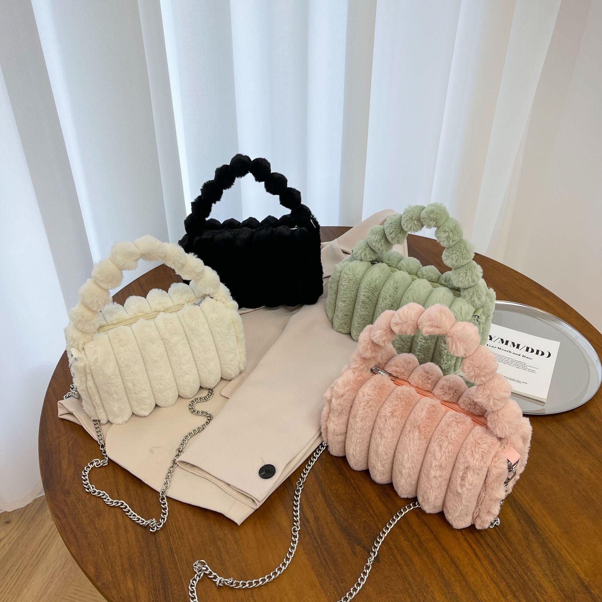 

Плюшевая сумка женская 2025 осень и зима новая модная простая женская сумочка корейская версия темпераментная женская пушистая сумка-мессенджер розовый