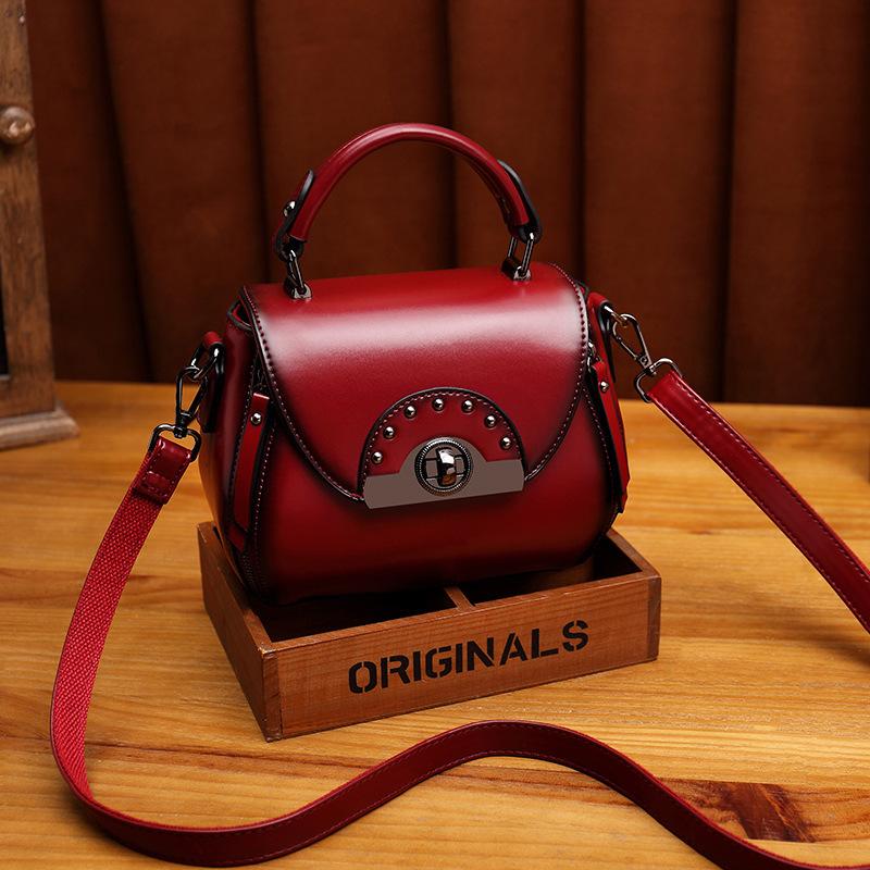 

Retro Saddle Bag Shell Shoulder Bag Women S Messenger Small Round Bag Fashion Temperament Oil Wax Leather Light Luxury Women S Bag High Sense красный