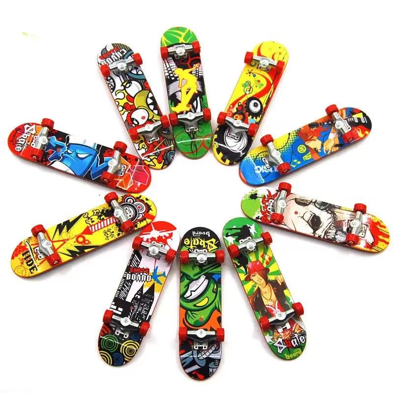 

1/3/5Pcs Fingerboard Set Finger Alloy Stent Professional Mini Skateboard Kid Toys Skate Board Toy Cool Sports Plastic Creative (As shown-31626)-