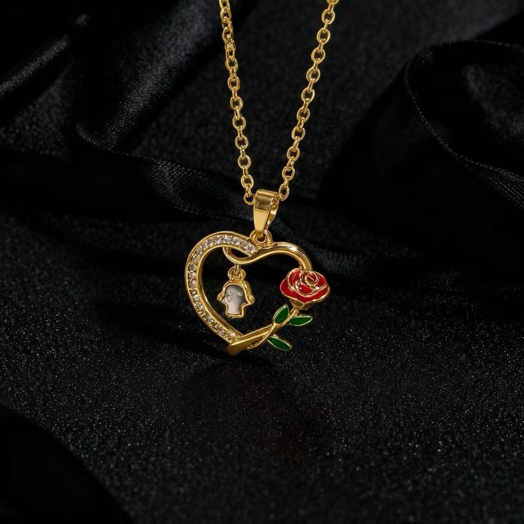Metal Heart Crown Collarbone Necklace Hip Hop Pendant Necklace For Women Luxury Chain Accessory