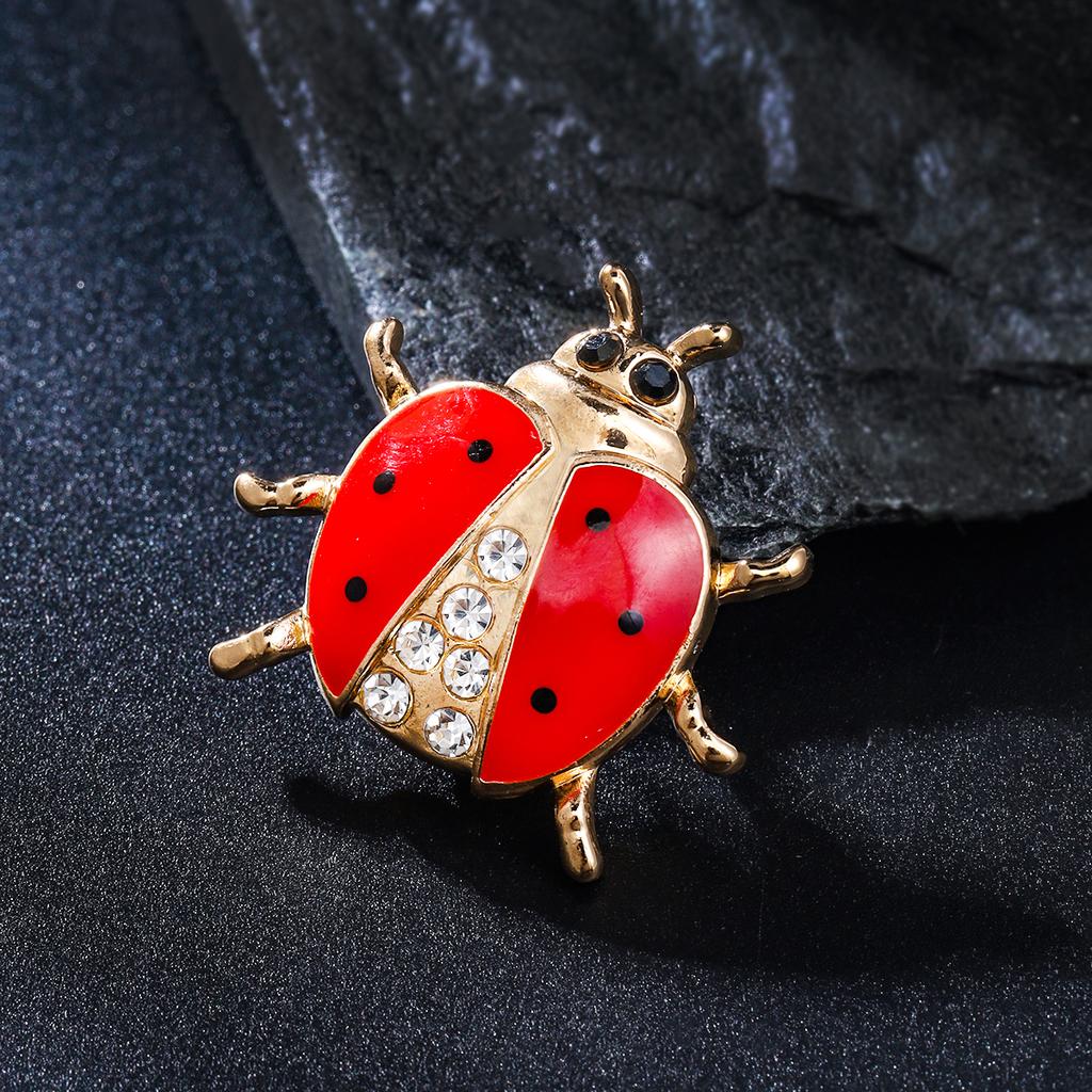 Weiman Red Insect Ladybug Brooches Luxury Women Fashion Rhinestone Crystal Gold Plated Alloy Customize Designer Brooch Pins