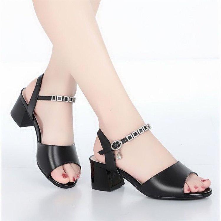 Weiche Leder Fischmaul Sandalen dicker Absatz Strass Sommer Neu Bequeme Sandalen Ein-Riemen Schuhe