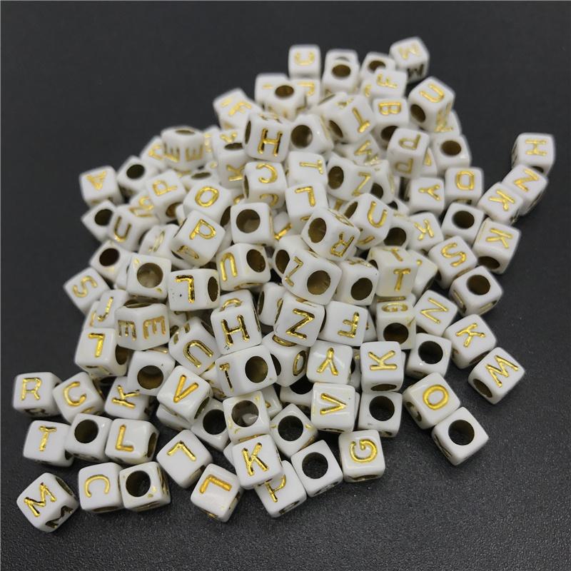 Lot De 100 Perles Cubes Acryliques Blancs 8mm - Lettres Et Alphabets Mélangés