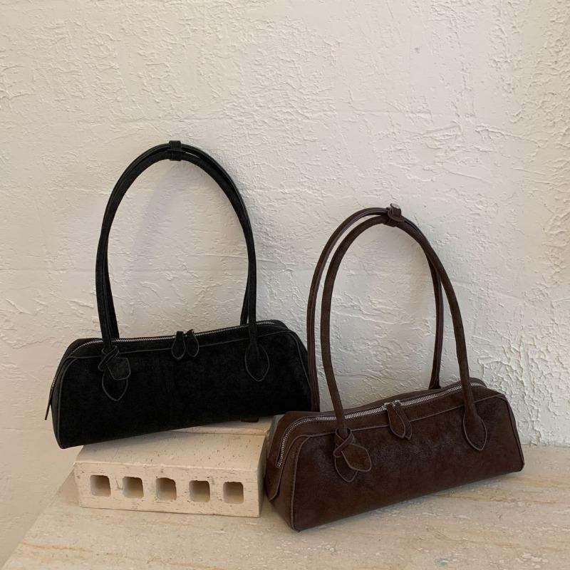 New baguette bag women's large-capacity new trendy matte retro shoulder underarm bag commuter pillow bag