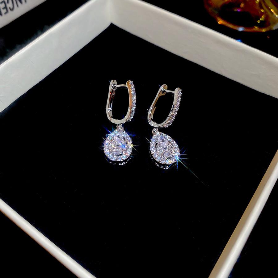 Silver Needle Retro Geometric Rhinestone Water Drop Earrings - Luxurious High-End Studs for Exquisite Fashion.