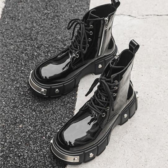 Stövlar för Män Mångsidig Trend Modekänsla Casual Derby Skor Retro Hög Kvalitet Tjock Sula Mode Nitar Stövlar Botas Hombre