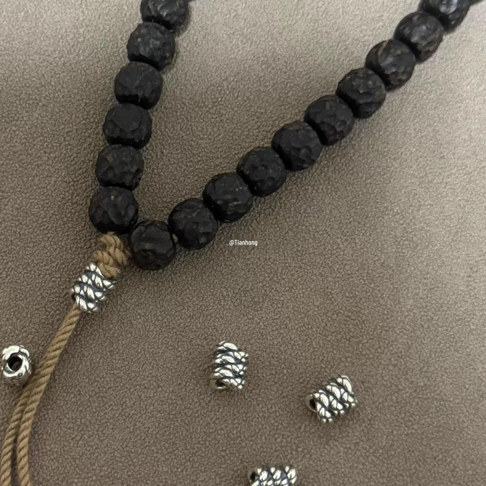 

Міцний Срібло 925 проби Оксидований Браслет-підвіска Шнур Вузла Змії - Літературний Ручний Ігровий Аксесуар. Single