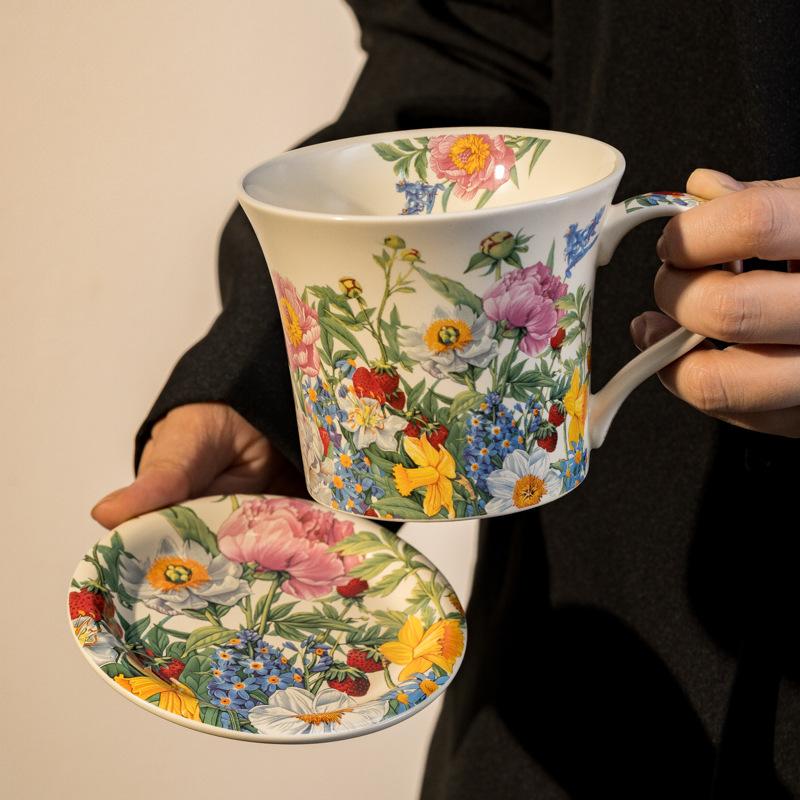 

High-Value Medieval Mug With Lid, Niche Kettle Cup, Large-Capacity Ceramic Water Cup For Girls To Accompany 450ML