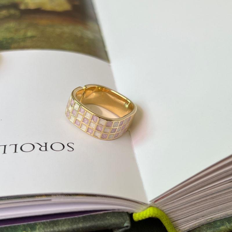 Flower Contemporary Design Adjustable Ring For Women With Gorgeous Butterfly And Dazzling Details Pearl
