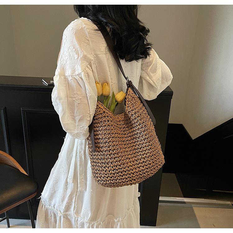 Large Capacity Woven Bag Women's New Fashion Commuter Shoulder Bag Seaside Vacation Beach Bag Woven Straw Tote Bag for Women