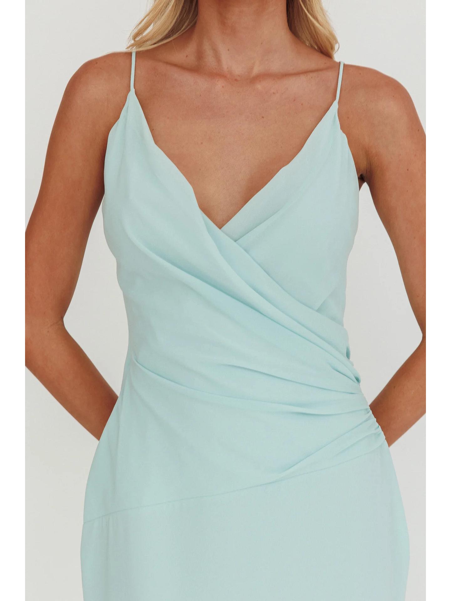 2026 Chic European & American Women s Solid Color Waist-Cinching Backless V-Neck Spaghetti Strap Dress Small небесно-голубой