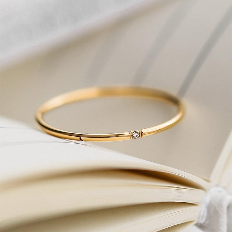 Stainless Steel Gold Color 1 mm Thin Finger Ring With Zirconia Wedding Band Personality High Quality Luxury Jewelry Party Gifts