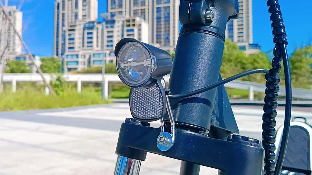 DriveTron DT01 Electric Scooter: 750W Motor, 25-mile Range, 36V 13Ah Battery, Foldable Design, EABS Brakes