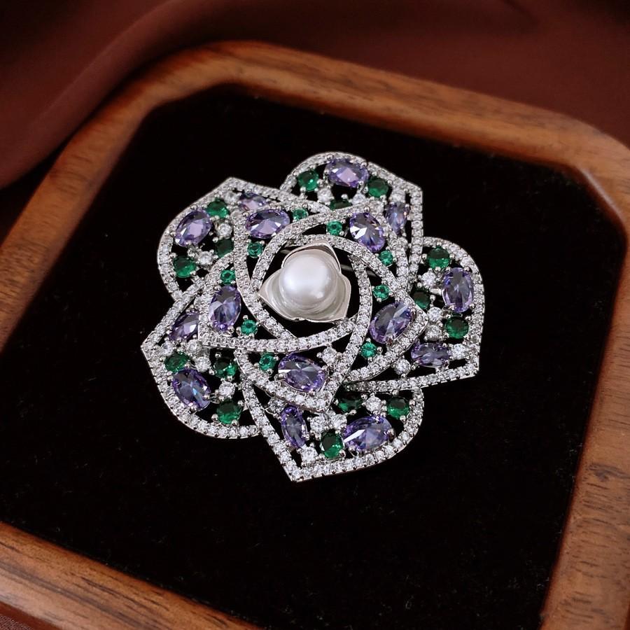 Średniowieczna Vintage Broszka z Kontrastującą Pszczołą Inkrustowana Diamentami Retro Lekki Luksus High-endowa Korsaż Wykwintne Wszechstronne Dodatki Kobiety