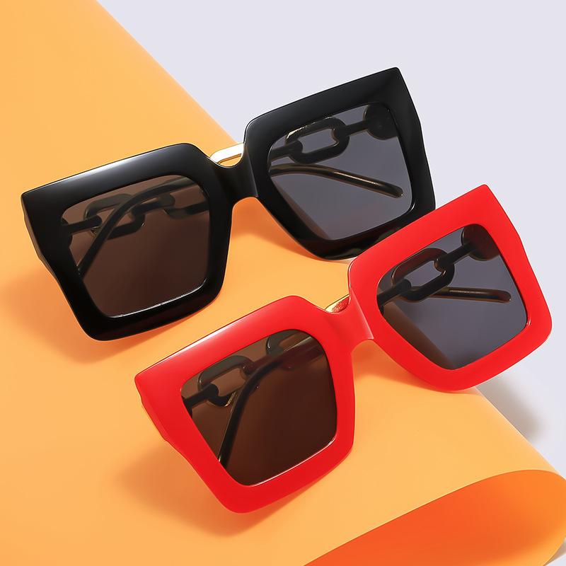 New Fashion Luxury Cat Eye Chain Temple Sunglasses Women Men Uv Protection Summer Trendy Eyewear Travel Driving Shades
