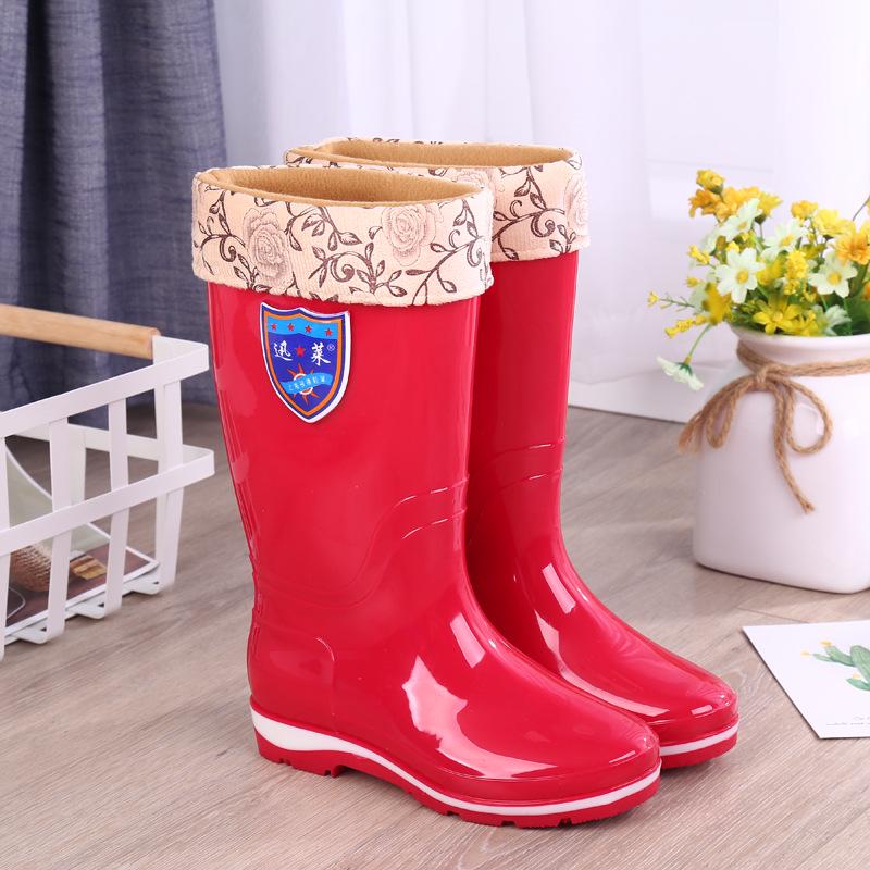 Women's Non-Slip Mid-Tube Rain Boots - Fashionable, Wear-Resistant, Waterproof Footwear for Kitchen and Outdoor Use