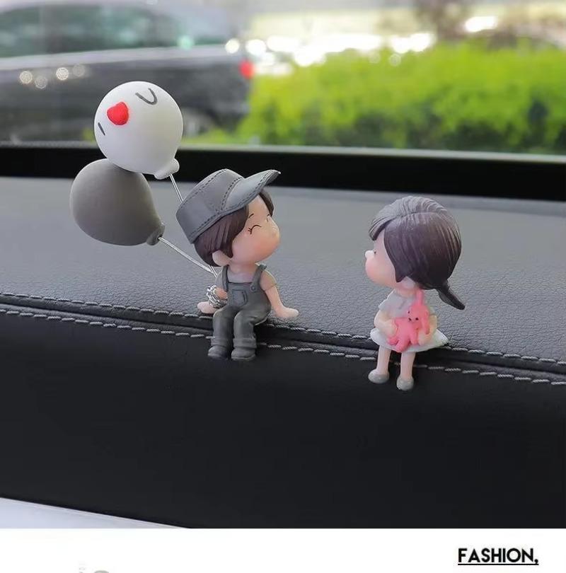 Auto Dekoration Niedliche Cartoon Paare Figur Figuren Ballon Ornament Auto Innenraum Armaturenbrett Zubehör für Mädchen Geschenke Zubehör