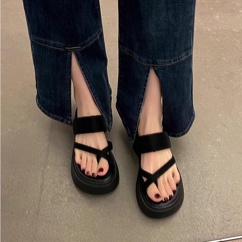 Fashion thick-soled flip-flops women wear versatile muffin sandals summer new soft-soled non-slip sandals