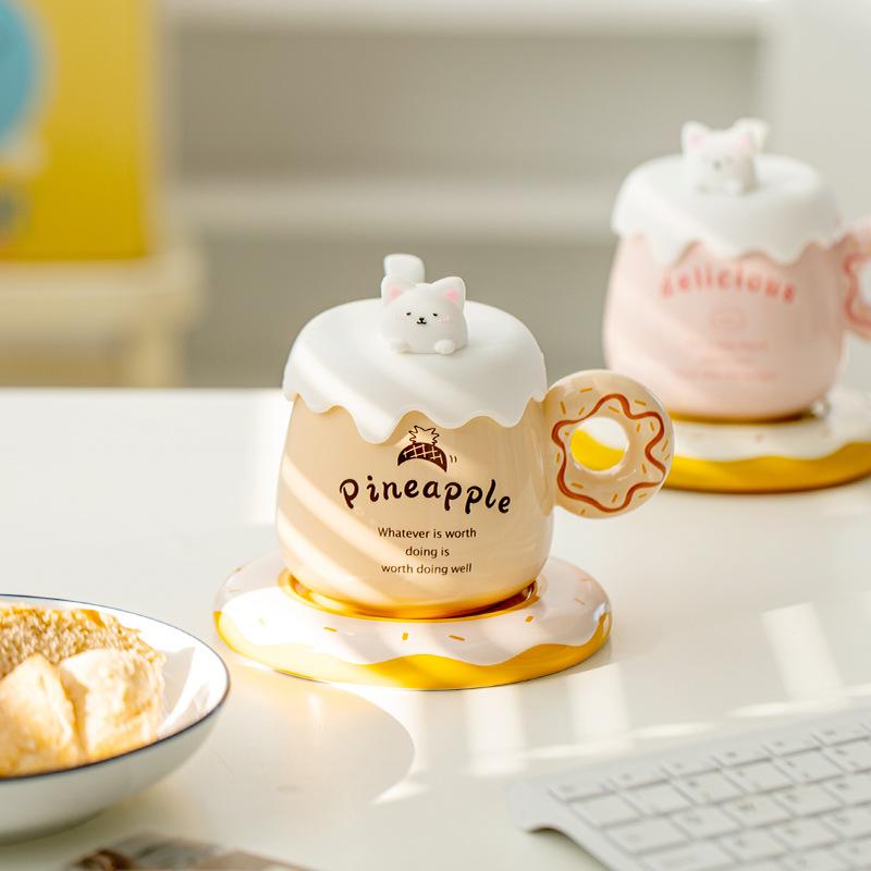 Kreativer Donut Tasse mit konstanter Temperatur Geschenkbox Keramiktasse mit Deckel Löffel Niedliches Mädchen Paar Souvenir Konstante Temperatur